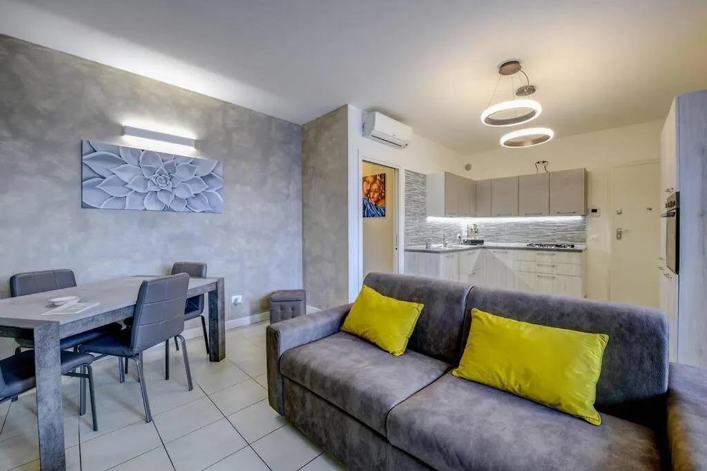 Maison Martina Lonato 0*,